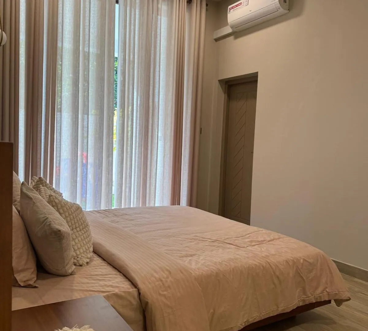 Transit Designer Home In Negombo 0*,