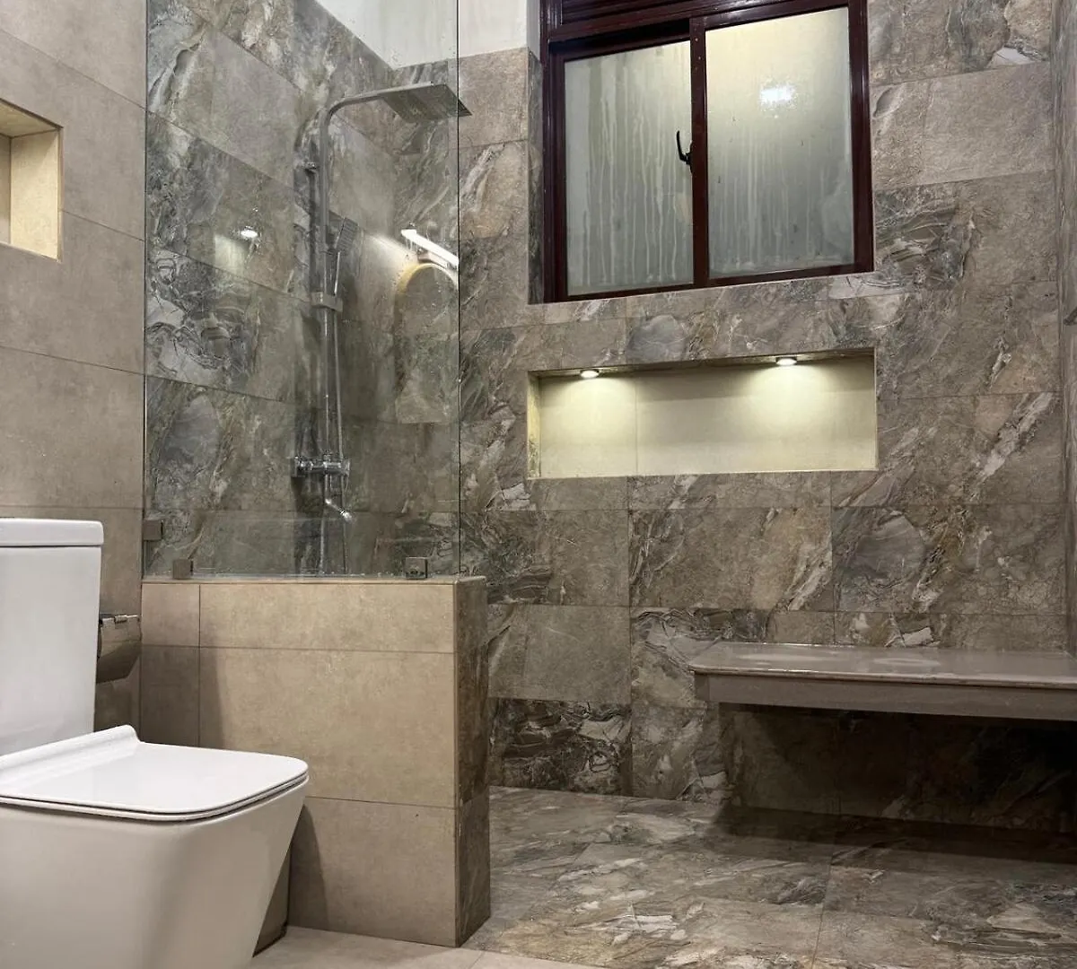 Transit Designer Home In Negombo 0*,